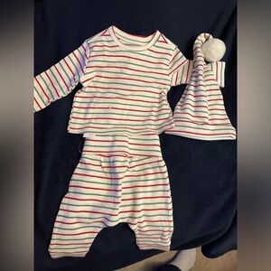 New 3 to 6 months baby Christmas outfit adorable three piece set
